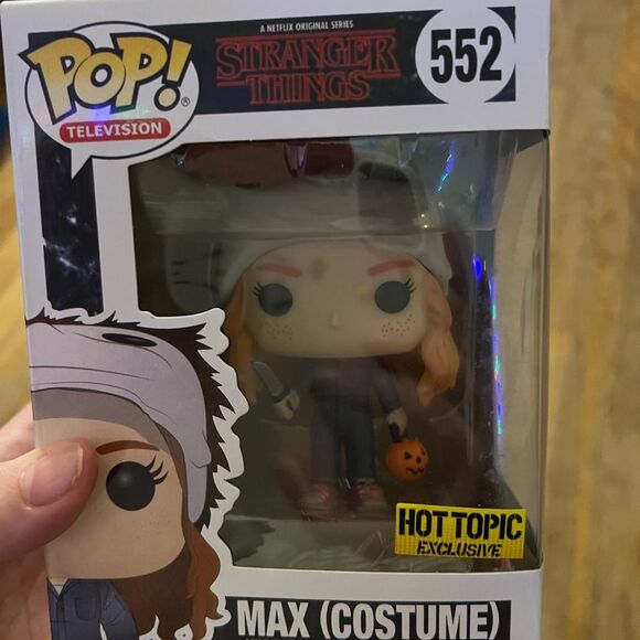 Funko Pop Stranger Things Exclusive Max Halloween Costume - Picture 5 of 12